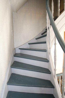 Treppe zum Dachboden [800x600].JPG